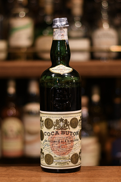 COCA BUTON